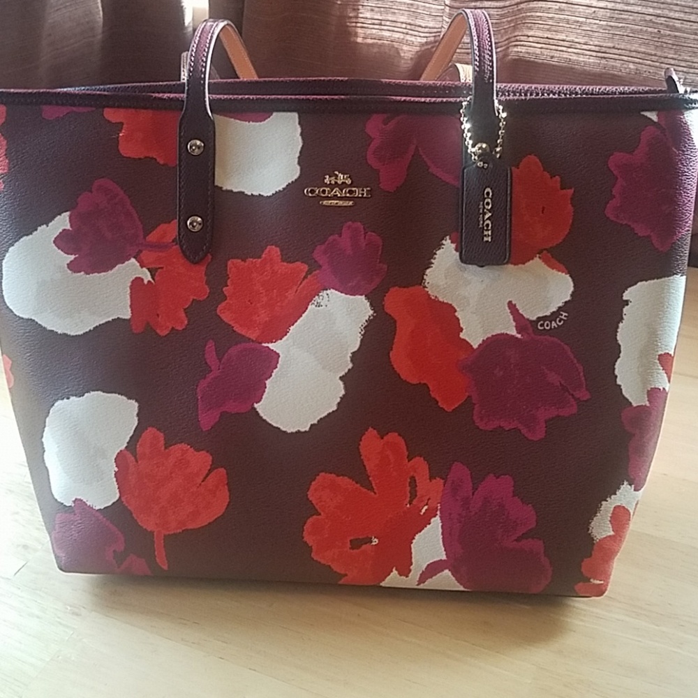 Gorgeous Coach Purse